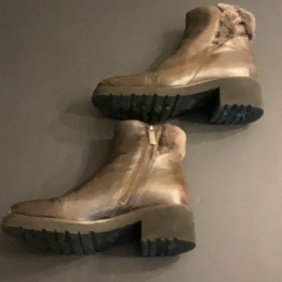 Lukure brown leather bootie with brown fur trim size 38 US size 8 - Picture 3 of 10